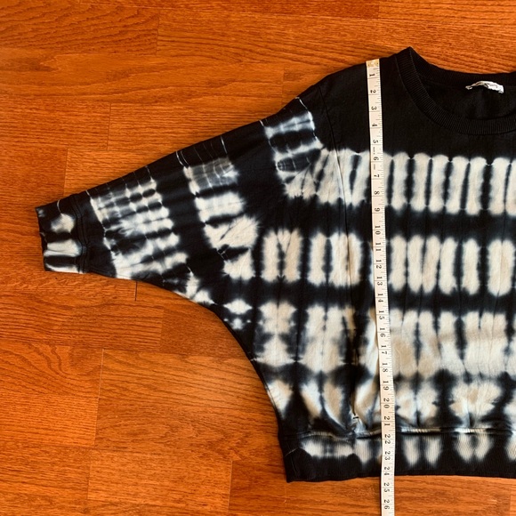 William Rast, Women’s Black & White Tie-Dye Sweatshirt, size XXL - Picture 13 of 15